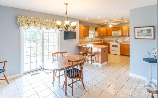 506 Brook Knoll Circle, Weaverville, NC 28787