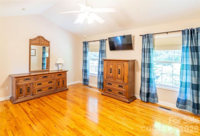 506 Brook Knoll Circle, Weaverville, NC 28787