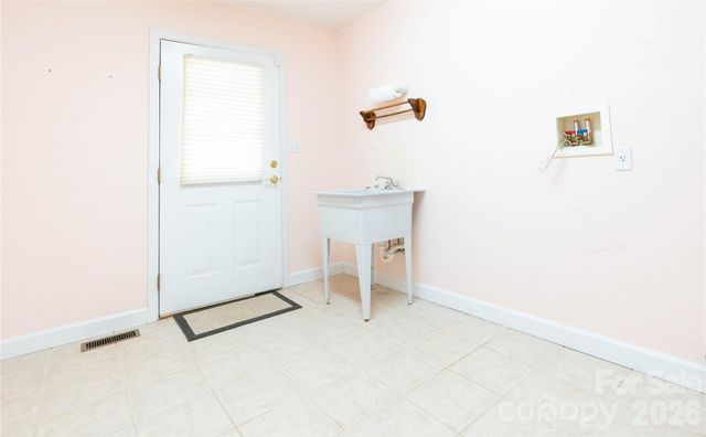 506 Brook Knoll Circle, Weaverville, NC 28787