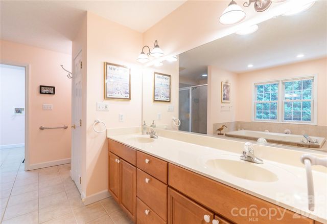 506 Brook Knoll Circle, Weaverville, NC 28787