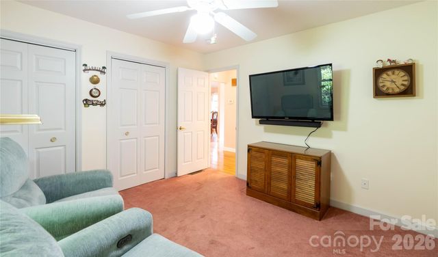 506 Brook Knoll Circle, Weaverville, NC 28787