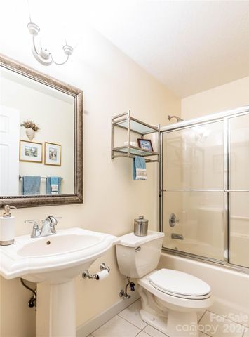 506 Brook Knoll Circle, Weaverville, NC 28787