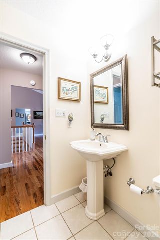 506 Brook Knoll Circle, Weaverville, NC 28787