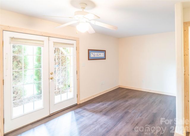 506 Brook Knoll Circle, Weaverville, NC 28787