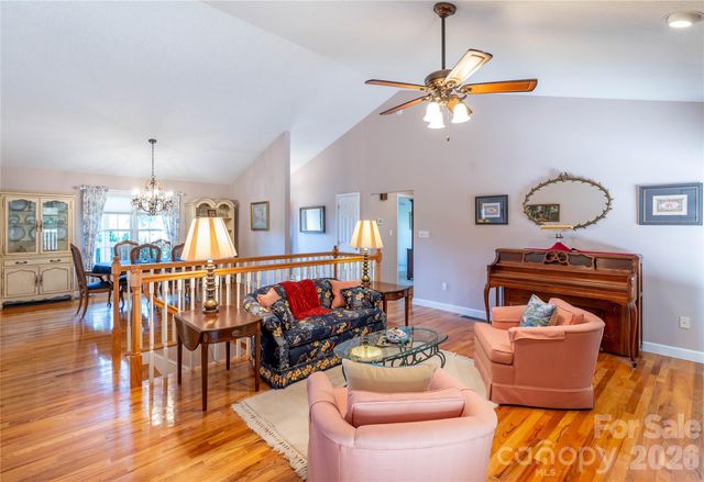506 Brook Knoll Circle, Weaverville, NC 28787