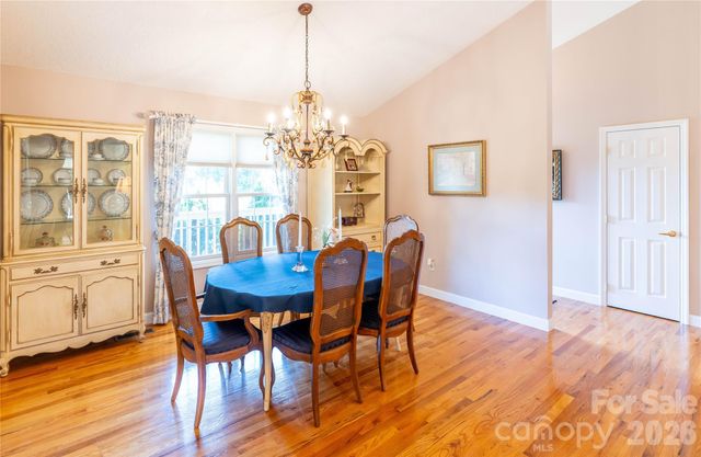 506 Brook Knoll Circle, Weaverville, NC 28787