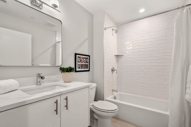 230 Friend Street 7, Boston, MA 02114