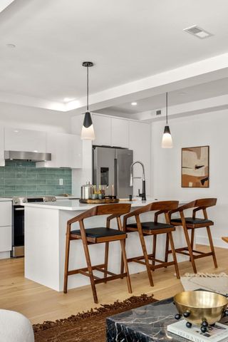 230 Friend Street 7, Boston, MA 02114
