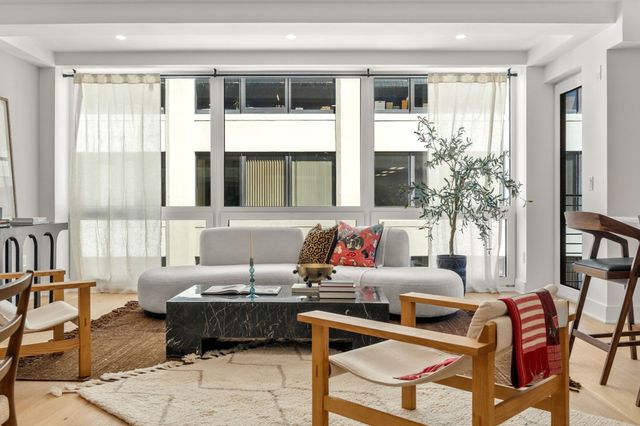 230 Friend Street 7, Boston, MA 02114