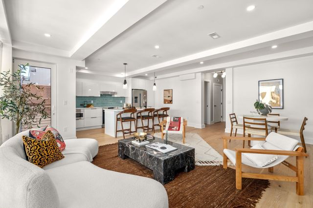 230 Friend Street 7, Boston, MA 02114