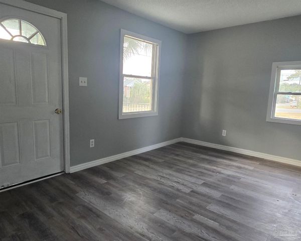 510 N G St, Pensacola, FL 32501