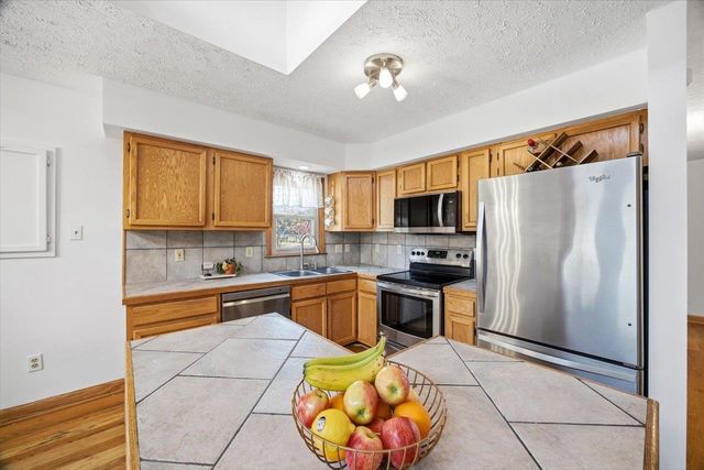 69 ALLENTOWN LN, Stuarts Draft, VA 24477