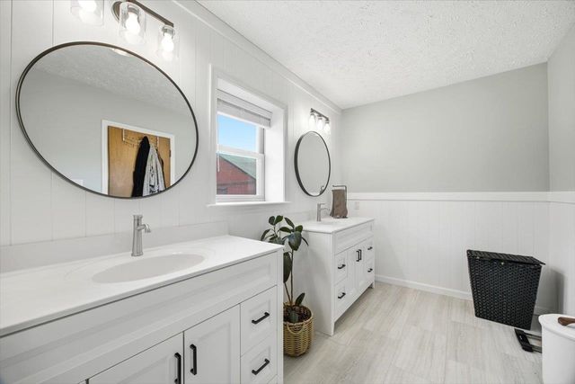 69 ALLENTOWN LN, Stuarts Draft, VA 24477