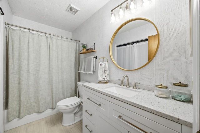 69 ALLENTOWN LN, Stuarts Draft, VA 24477