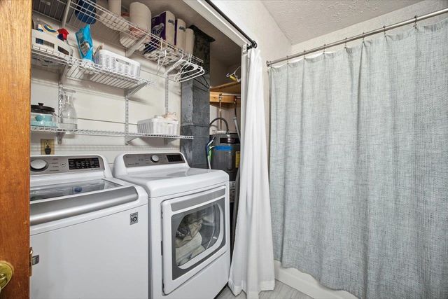 69 ALLENTOWN LN, Stuarts Draft, VA 24477