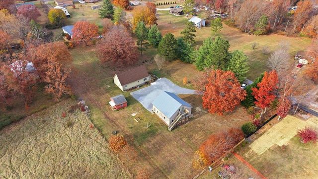 69 ALLENTOWN LN, Stuarts Draft, VA 24477