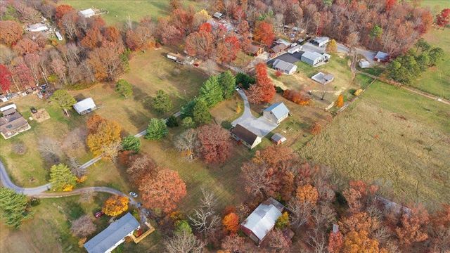 69 ALLENTOWN LN, Stuarts Draft, VA 24477