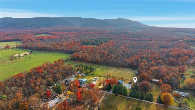 69 ALLENTOWN LN, Stuarts Draft, VA 24477