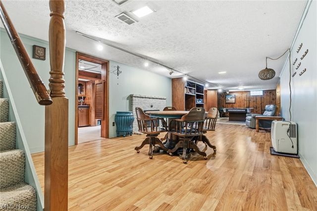 2033 Clearview Street NE, Massillon, OH 44646