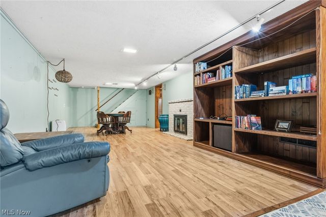 2033 Clearview Street NE, Massillon, OH 44646