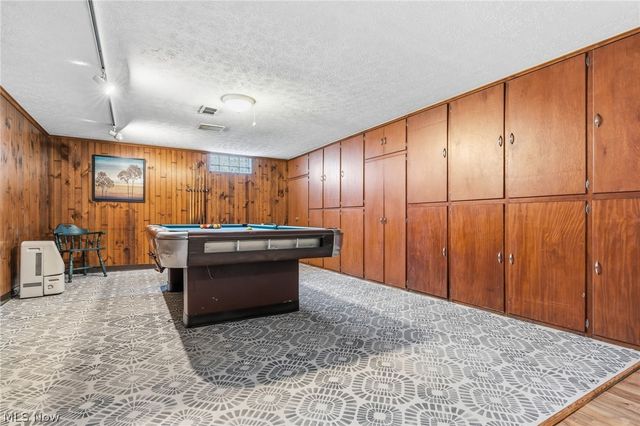 2033 Clearview Street NE, Massillon, OH 44646