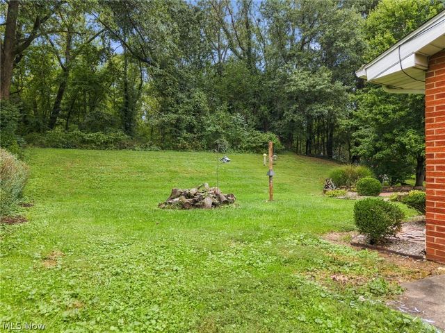 2033 Clearview Street NE, Massillon, OH 44646