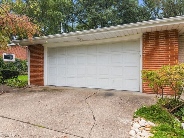 2033 Clearview Street NE, Massillon, OH 44646