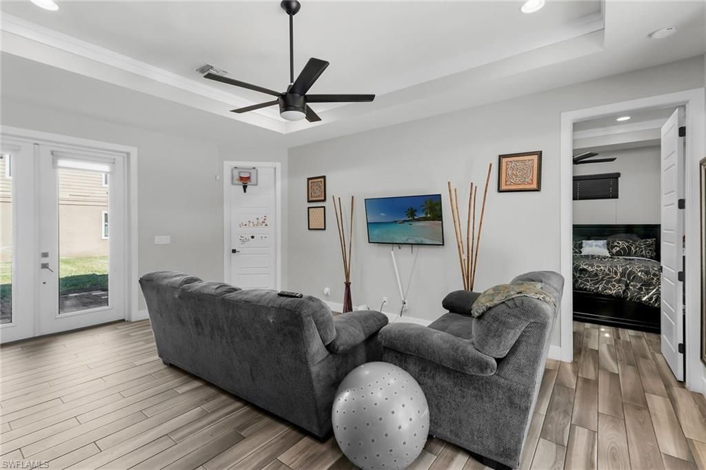 1386 Rosemary LN, NAPLES, FL 34103 — photo 3