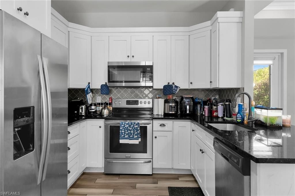1386 Rosemary LN, NAPLES, FL 34103 — photo 5
