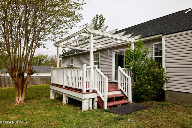 108 Stepping Stone Trail, Jacksonville, NC 28546