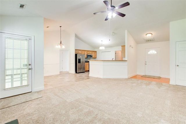 221 Glenview Trail, Griffin, GA 30224