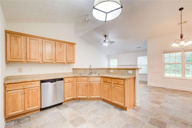 221 Glenview Trail, Griffin, GA 30224