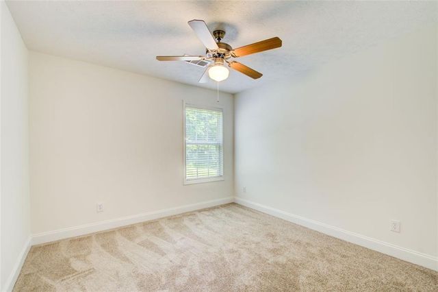 221 Glenview Trail, Griffin, GA 30224