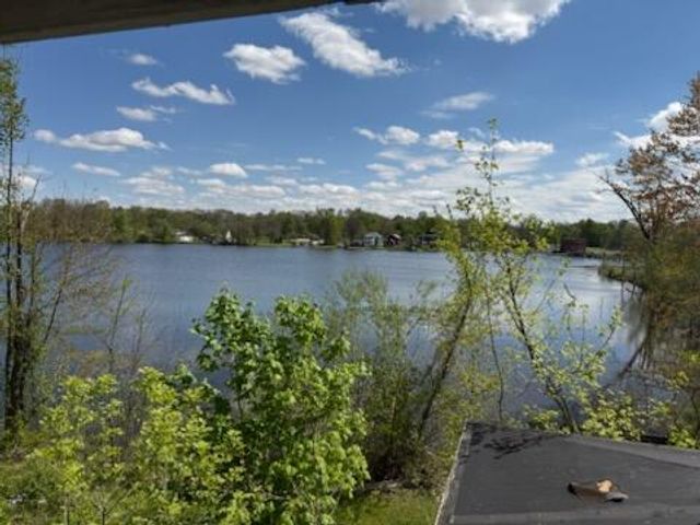 105 Wood Street, Three Rivers, MI 49093