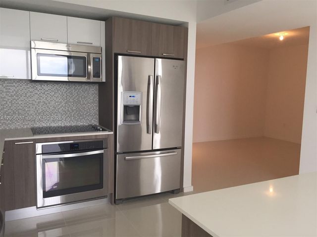 5252 NW 85th Ave 801, Doral, FL 33166