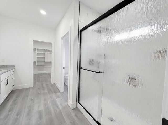 465 Arnos Street, Talent, OR 97540