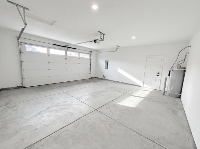 465 Arnos Street, Talent, OR 97540