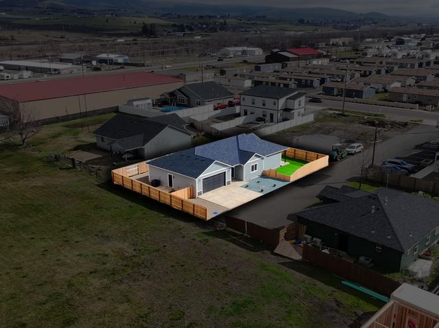 465 Arnos Street, Talent, OR 97540