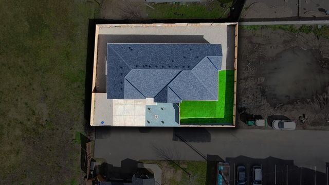 465 Arnos Street, Talent, OR 97540