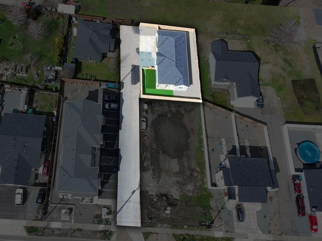 465 Arnos Street, Talent, OR 97540