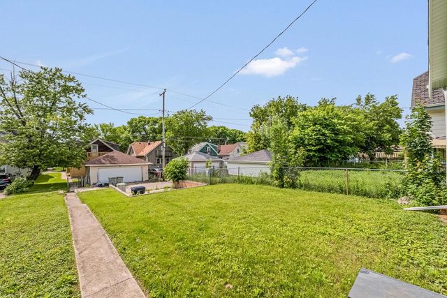3713 N 15th STREET, Milwaukee, WI 53206