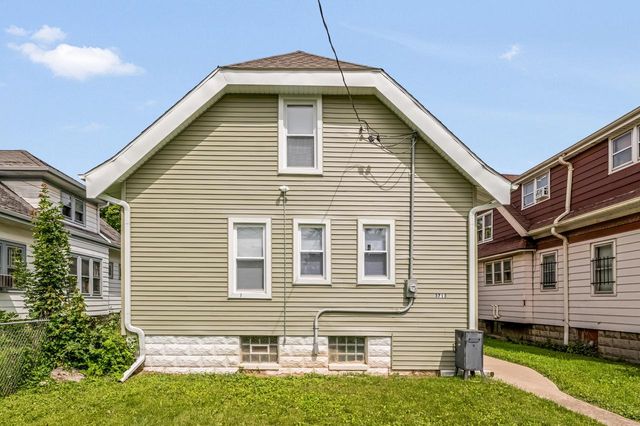 3713 N 15th STREET, Milwaukee, WI 53206