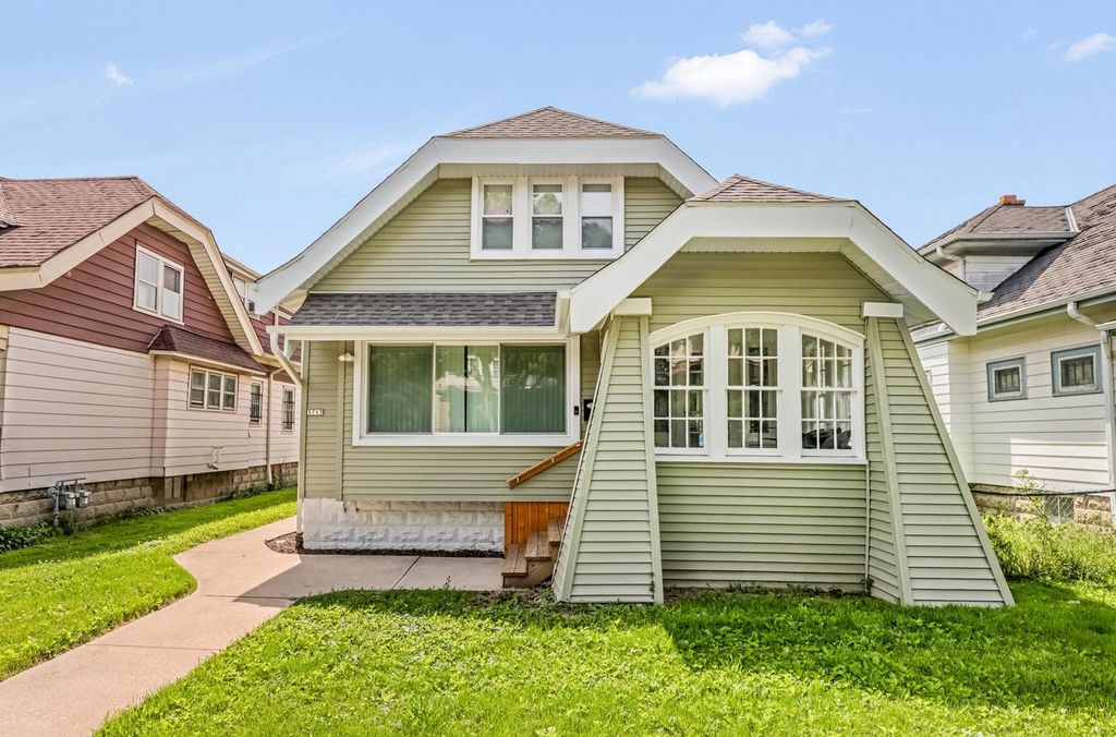 3713 N 15th STREET, Milwaukee, WI 53206