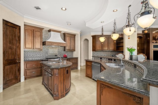 3511 Avignon Court, Houston, TX 77082