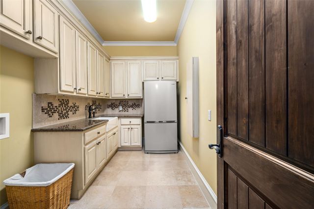 3511 Avignon Court, Houston, TX 77082