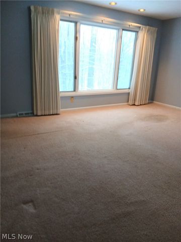 940 Trimble Place, Sagamore Hills, OH 44067