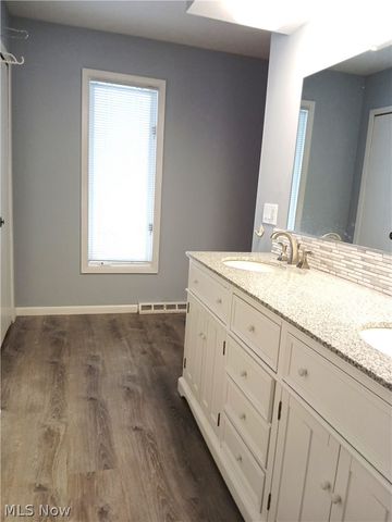 940 Trimble Place, Sagamore Hills, OH 44067