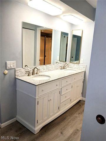 940 Trimble Place, Sagamore Hills, OH 44067