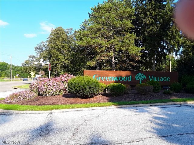 940 Trimble Place, Sagamore Hills, OH 44067