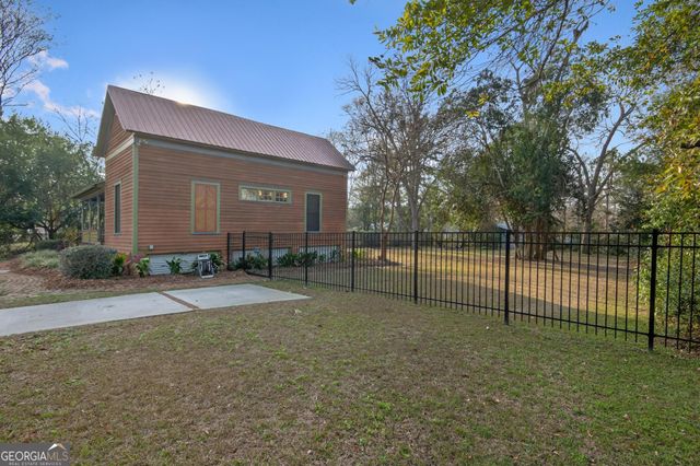 33 Main Street, Register, GA 30452